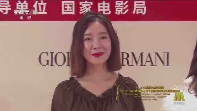 美女导演李木子穿华服走红毯,与女主角同台争艳也毫不逊色!