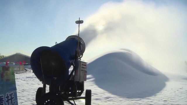 铁路工人苦心发明造雪机,惨遭朋友无情嘲笑,成功后包8家滑雪场