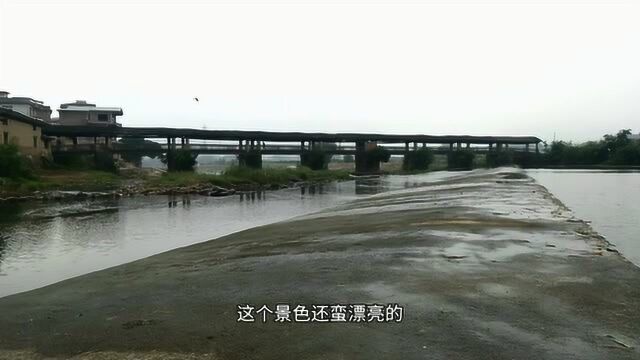 乡村风雨桥,连接着村民的日常出行.