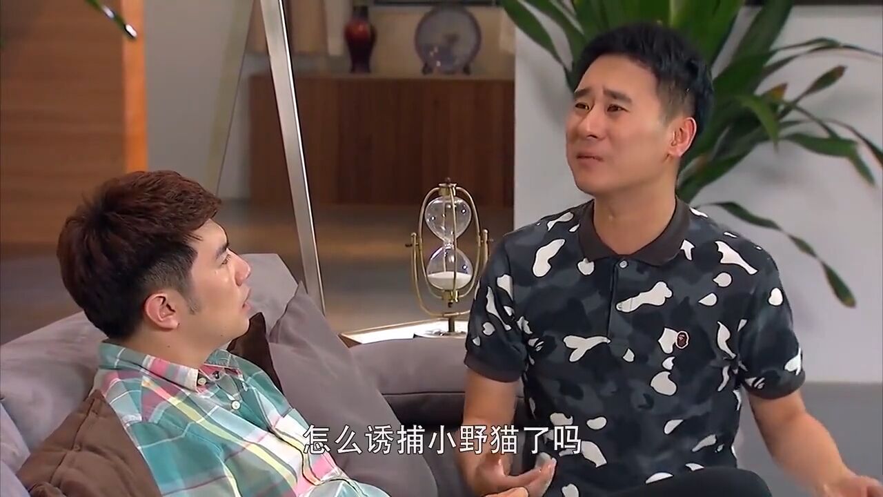 孕妇为了喝可乐也是拼了,用牛奶盒装可乐,被老公识破