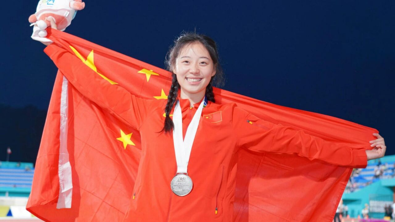 颜值太高了!中国田径新晋短跑女神,年仅19岁曾获亚洲100米银牌