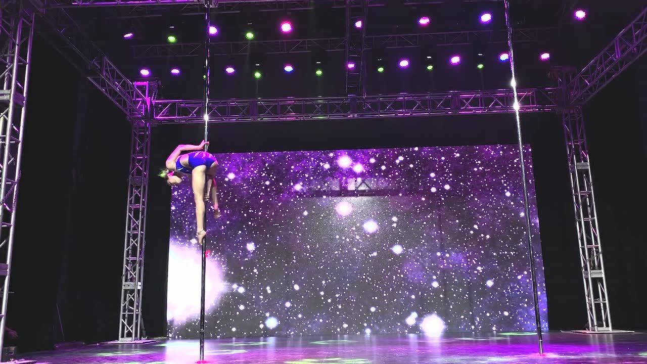 宋瑶钢管舞