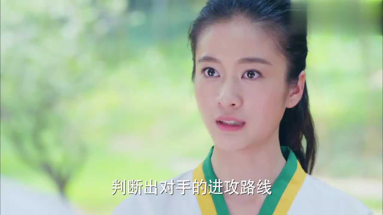 戚百草跟恩秀切磋元武道金敏珠在旁边笑得好开心