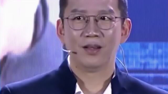 吴晓波谈互联网带货新模式,李佳琪薇娅已成往事,企业家纷纷亲自入场