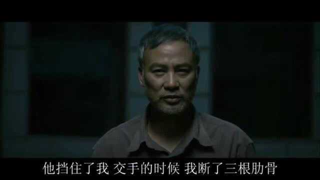 任达华饰演杀人狂魔,面无表情,冷静的让人害怕