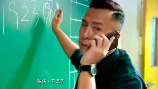 1根粉笔头能解决的问题,小哥绝不用暴力