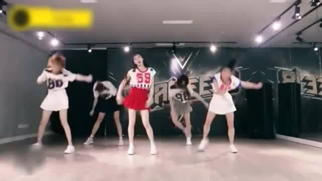 创造101傅菁跳少女时代的holiday,可惜小姐姐就是低调了点