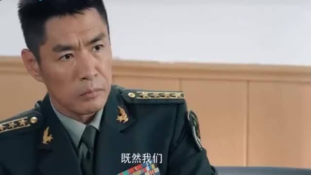 军事:王可争和何亚洲送韩鹏离开,何亚洲让他好好看看韩鹏的总结报告