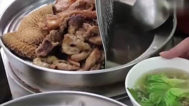 香港街头美食清汤牛杂,萝卜高汤那叫一个鲜美!