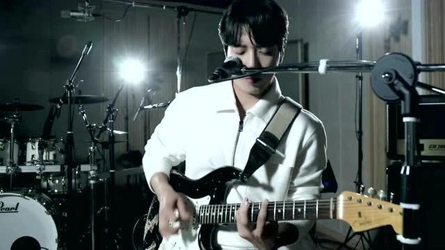 CNBLUE郑容和新曲预告视频公开,哥哥开口的瞬间就要泪奔了