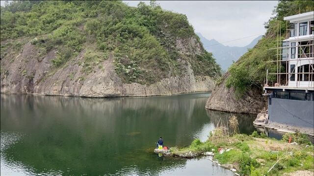 房车旅行来到了乐清市石斛之乡大荆镇,在石门潭远眺雁荡山脉