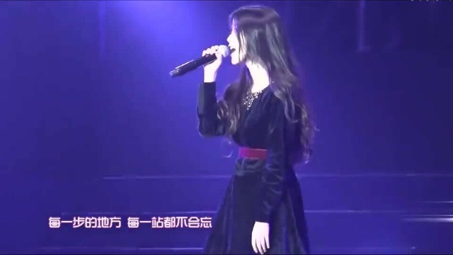 IU李知恩翻唱《样YOUNG》现场超好听,果断单曲循环