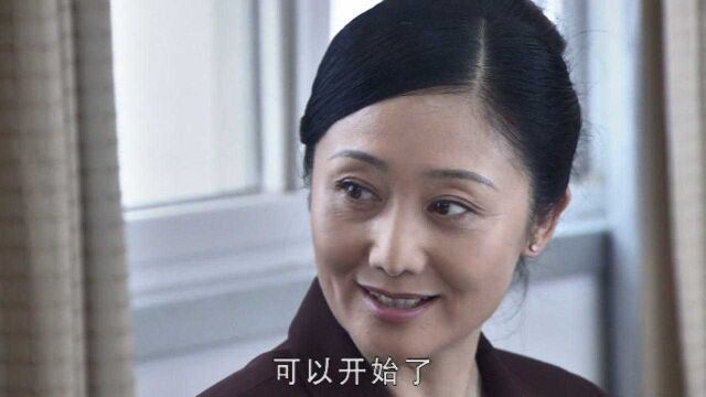 女下属办事不力,开会只有手写稿被怒斥,不料她脱稿演讲获赏识