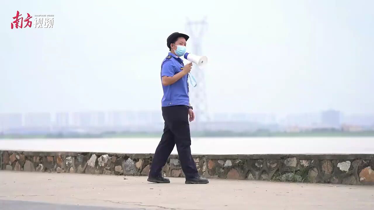 直击|三水芦苞、西南水闸启动分洪,泄洪量提升至500立方米/秒