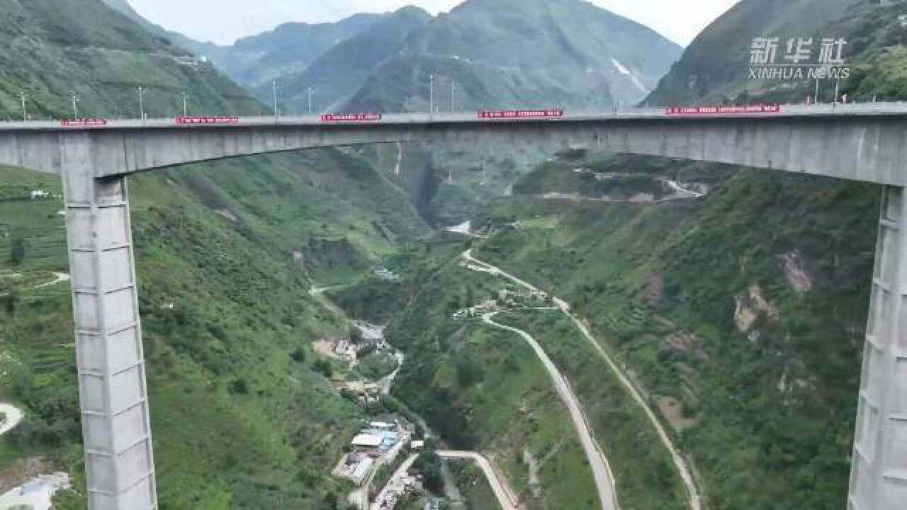 四川凉山金阳河三峡连心桥通车