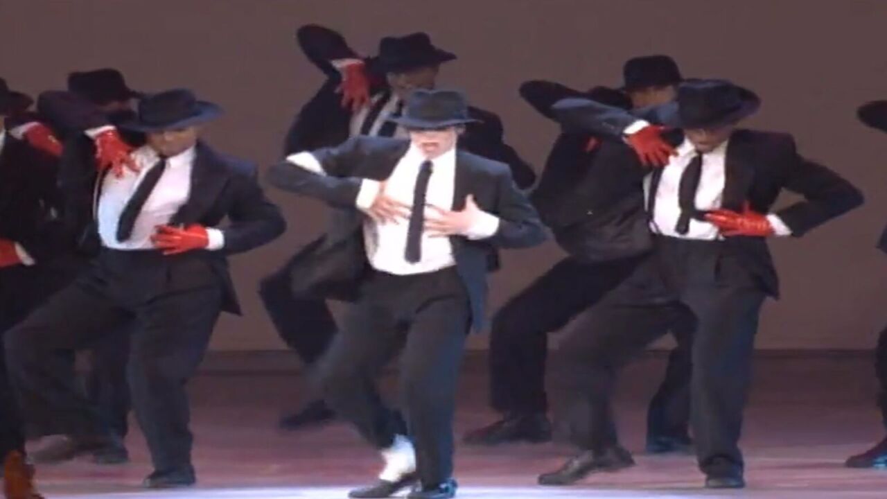 MJ在95年的这段表演,秒杀所有演唱会,至今无人超越!