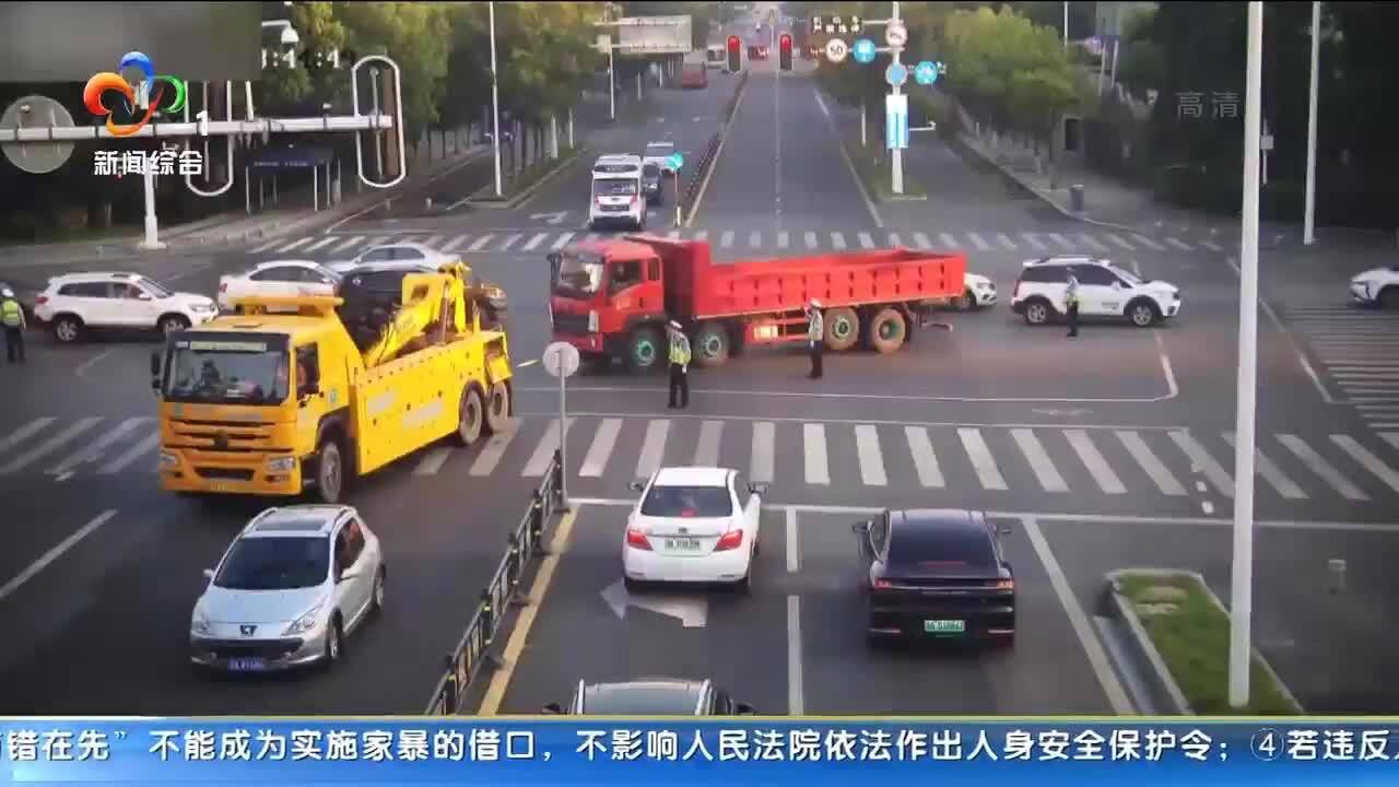 货车抛锚交警救援保安全