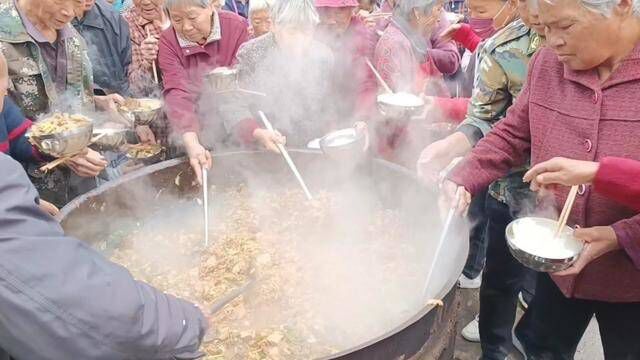 重阳节祝愿村里的老人的辛福安康~ #大锅菜 #重阳节