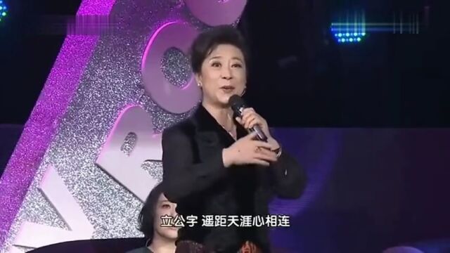 不愧是京剧出身的电影表演艺术家,京剧《龙江颂》唱得太好听了!