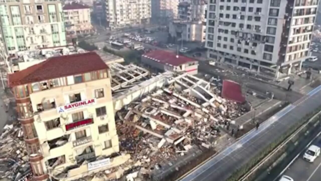 土耳其地震致数千房屋倒塌,地质学家解读建筑物抗震设防依据