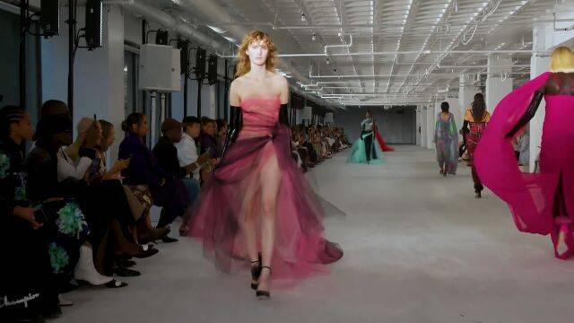 美国时装品牌Prabal Gurung (普拉巴ⷩ똩š† )2023年SS秀场