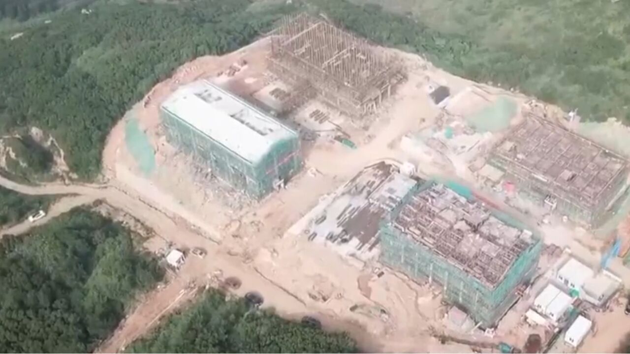 福建平潭海上风电场,为抵抗大风,改造成石质建筑