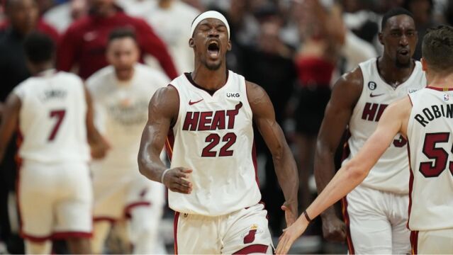 逆转2-0领先！格威挑衅激发巴特勒斗志！热火晋级在望！历史上仅有5支球队能在主场0比2落后的情况下完成逆转