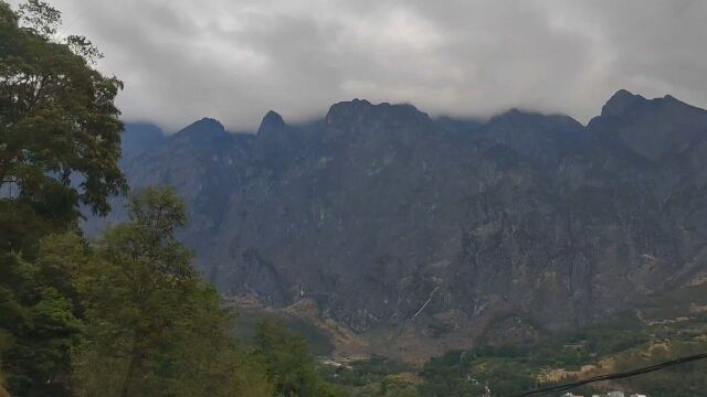 #真实的山水画 #翻山越岭只为最美的风景 #此生必驾318川藏线