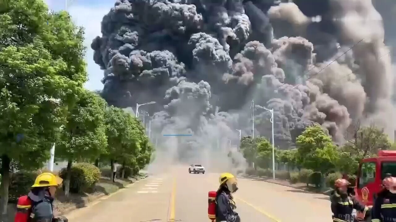 江西一化工厂爆炸,江西应急管理厅:目前无人员伤亡,起火原因正在调查