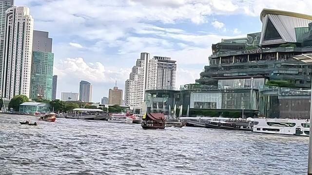 这个坐船才能到的商场,曼谷iconsiam(暹罗天地),都说是来泰国必去的最壕商场,跟着我的视频看看这里都有些啥吧