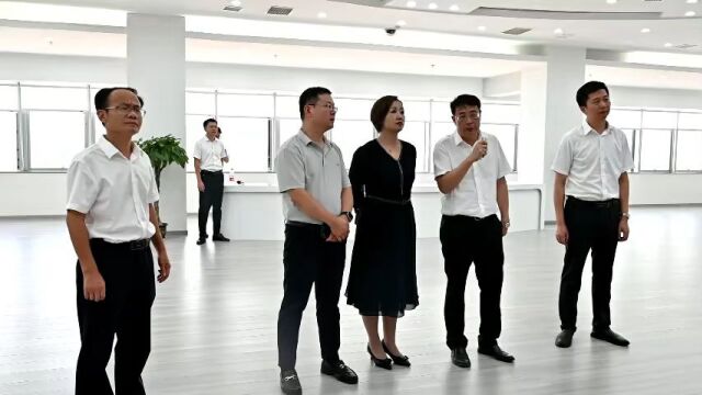 中小城市研究院调研组一行来我市调研经济社会发展情况