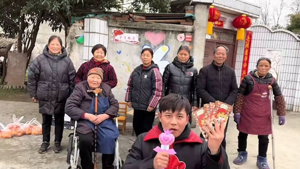 男子拍采访村里老人视频获＂神回答＂走红,当事人:答案是老人想的,希望多关注留守老人