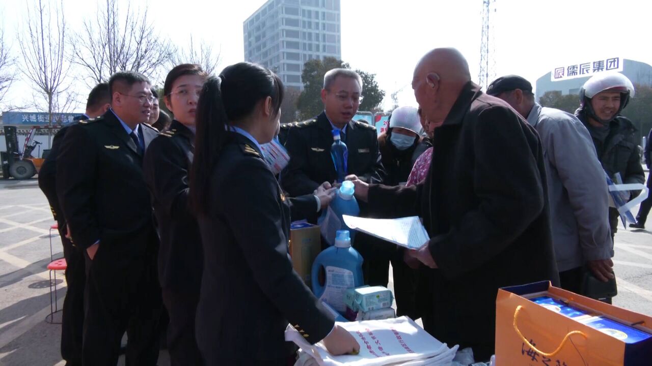 现场受理投诉举报 枣庄高新区开展国际消费者权益日宣传活动