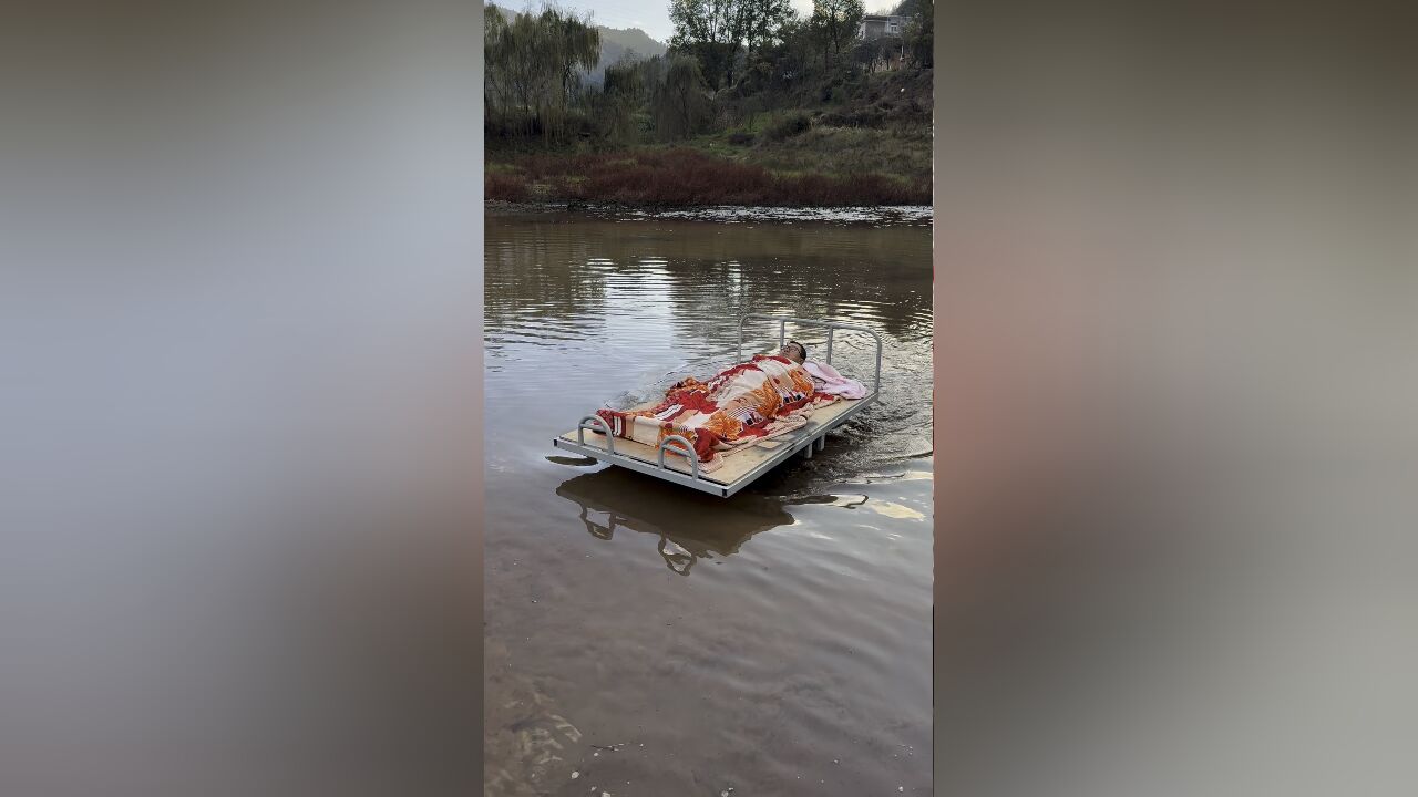 水陆两栖床车