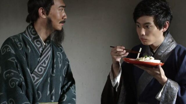 《三国恋》第8集01:诸葛亮研究厨艺造出面皮,高凡连连夸赞美味