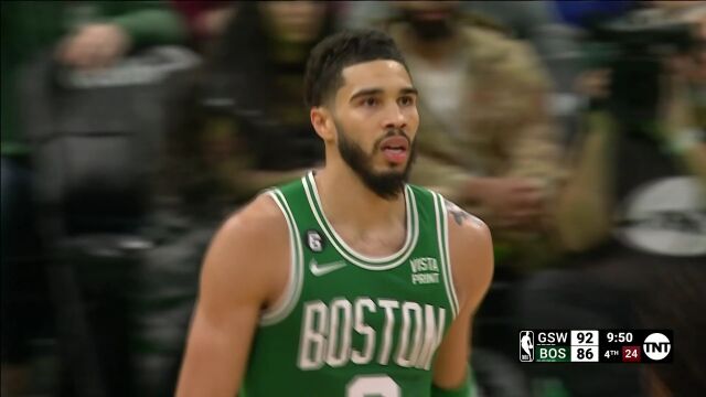 双探花站了出来 塔图姆无解上篮布朗华丽转身