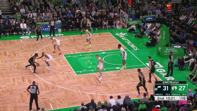 布朗华丽运球脚踝终结邓恩 后者反击攻筐迅速找回场子