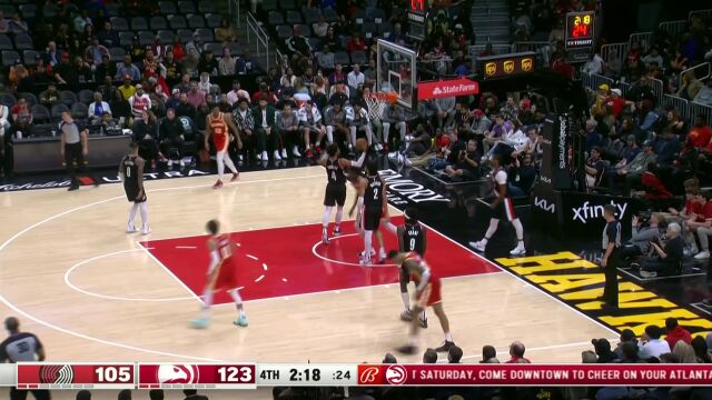 牢牢把握优势！特雷杨眼观六路连线卡佩拉抬手上篮终结悬念