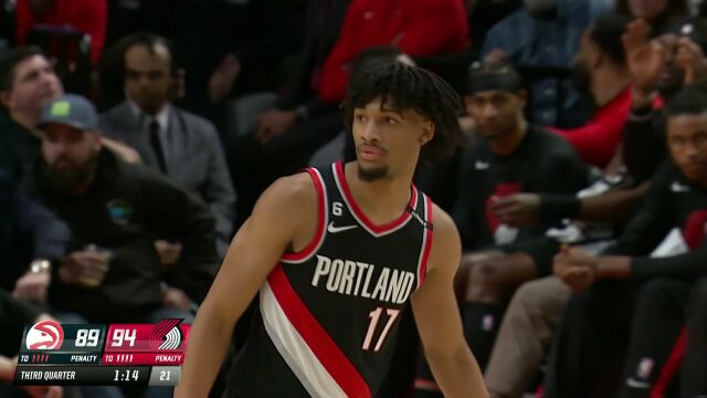 先为扣篮大赛做做准备！小佩顿与夏普大风车空接遗憾失败