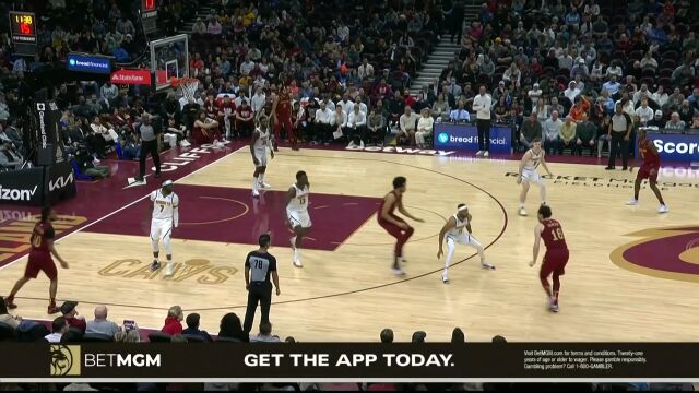 晃你个措手不及！勒维尔假动作戏耍防守助攻阿伦上篮得手