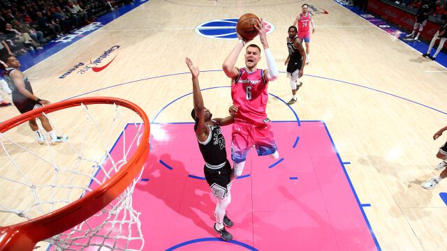 波尔津吉斯vs马刺集锦 全场23+9+4攻传兼备串联全队