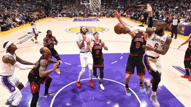 公牛118-108湖人 公牛双枪齐发力终结湖人连胜