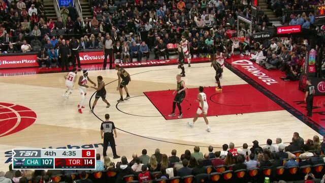 手感来的真是时候 范弗利特突施冷箭本场首记三分射晕黄蜂