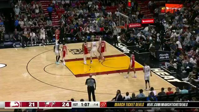 NBA常规赛：老鹰vs热火第1节英文原声回放