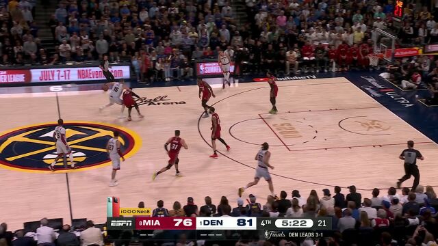 王猛&王仕鹏：篮球场变成了五人的摔跤场 全是肉搏和身体接触