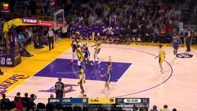 三分线外手起刀落 克莱外线发难三分出手扬手就中