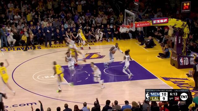 配合默契！里弗斯眼观六路挥手妙传助攻范德比尔特三分飙中