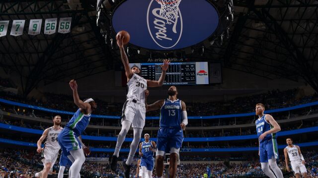 马刺vs独行侠精华回放 马刺八人上双战胜独行侠拿下收官战