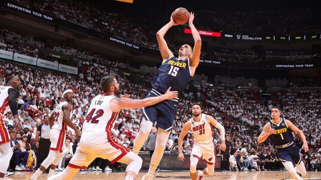 约基奇vs热火集锦 全场23+12+4攻传一体焊接全队