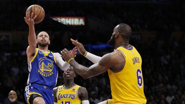 库里vs湖人集锦 全场32+6+5三分手感冰冷难救主